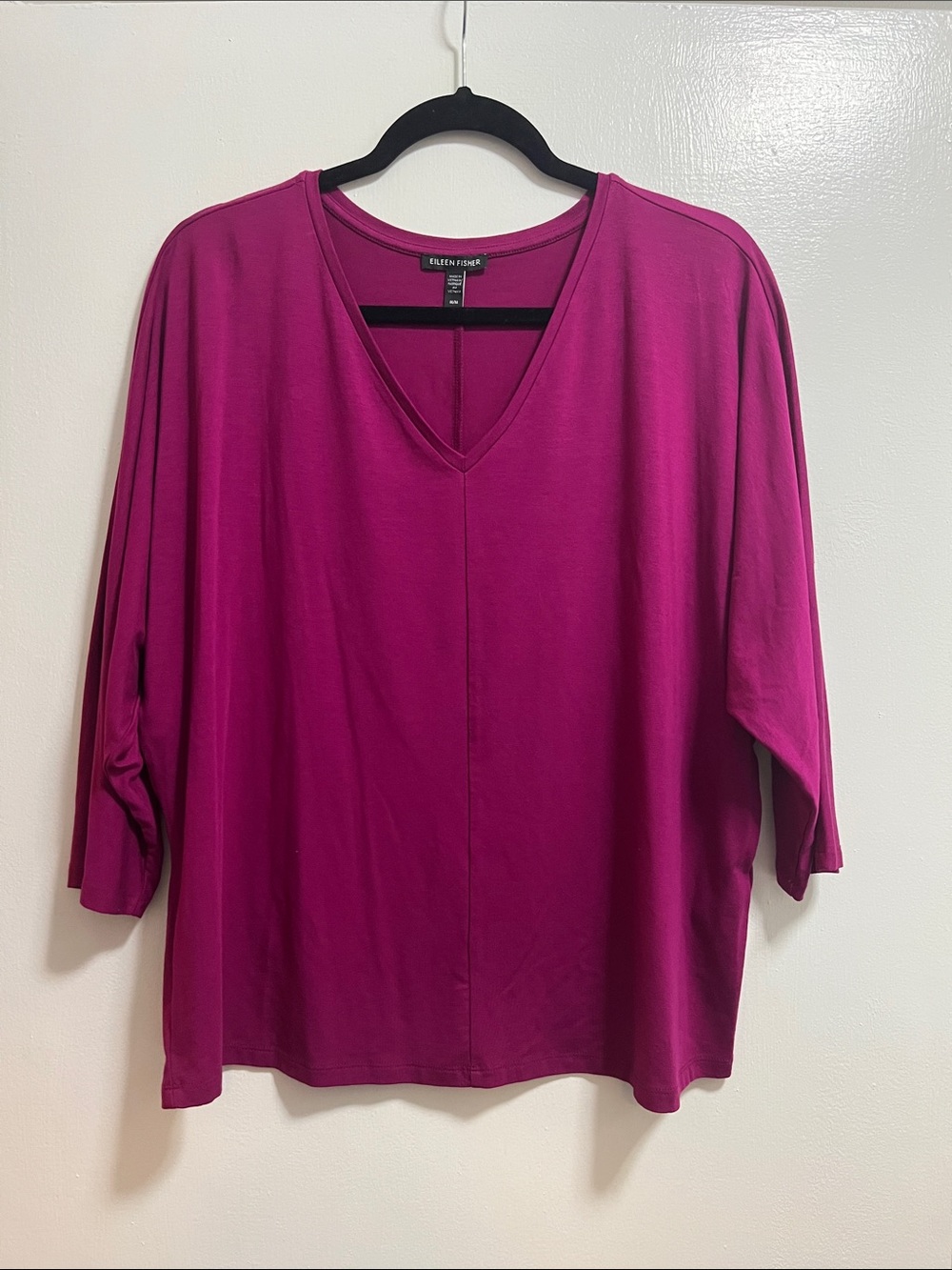Eileen Fisher V-Neck 3/4 Dolman Sleeve Top in Magenta